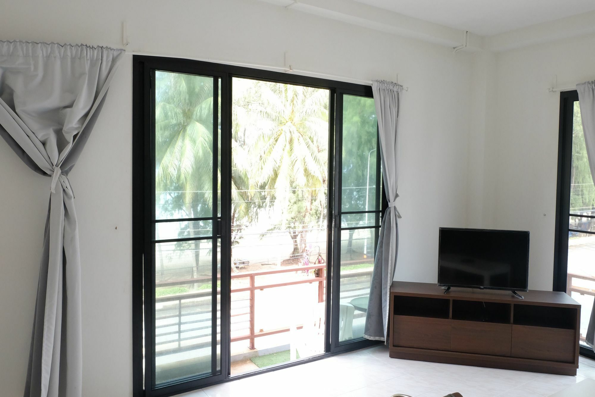 Rayong Sea View Apartment Ban Chak Phai Екстериор снимка